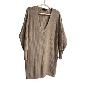 Lulus women’s size XS beige v-neck mini sweater dress